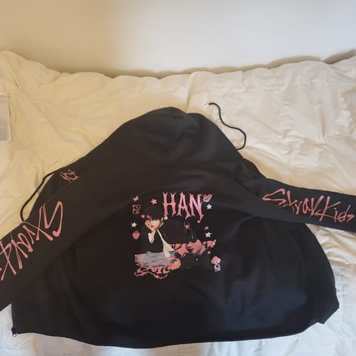 Customer photo review of SKZ DO IT Printed Hooded Zipper Jacket