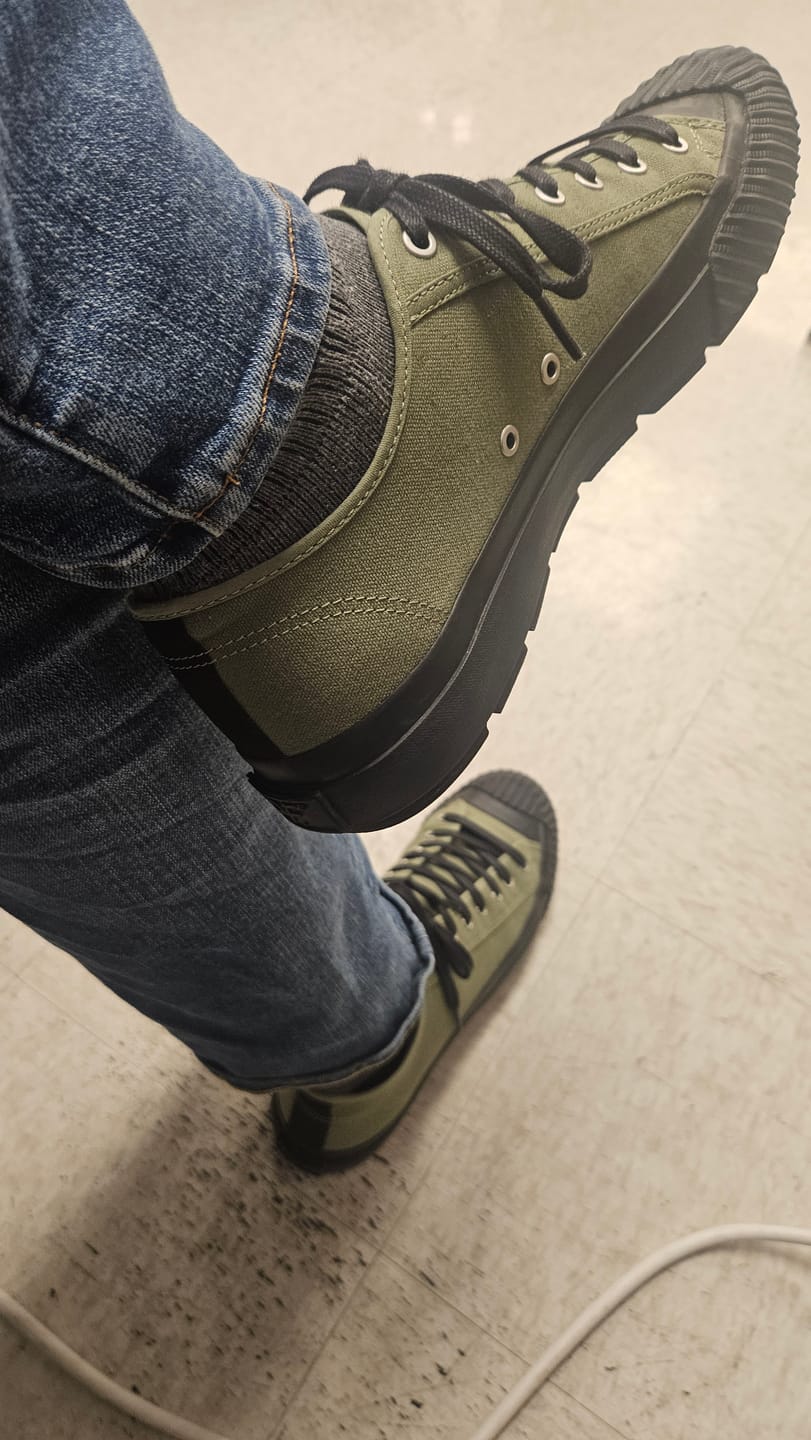 Customer photo review of Grounder Low-Top Olive Green/Black