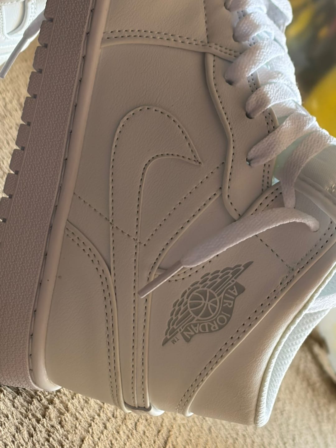 Customer photo review of Jordan 1 Mid Triple White | Tenis Blanco Clásico Unisex