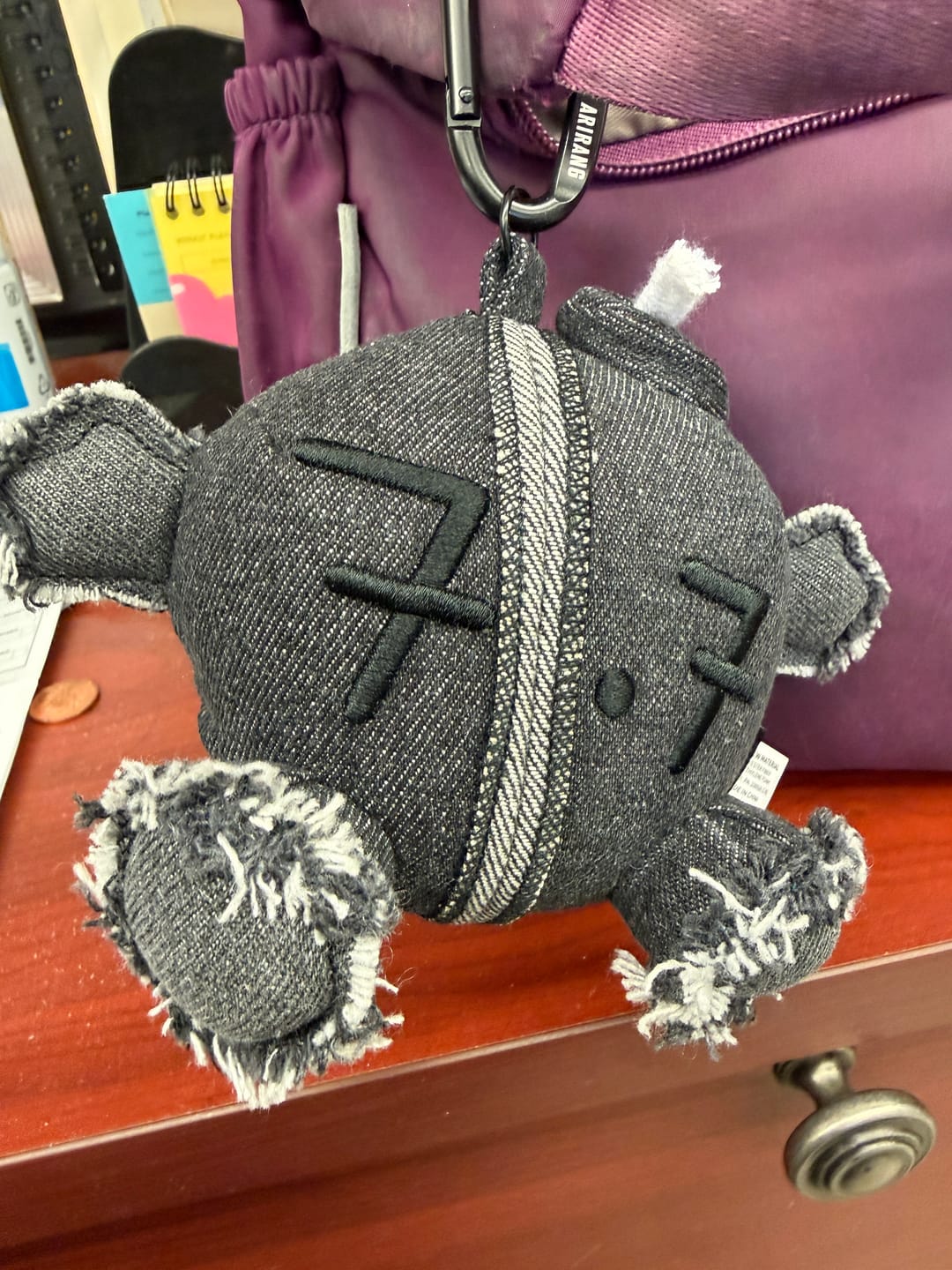 Customer photo review of BTS - ARIRANG WORLD TOUR OFFICIAL MD ARMY BOMB PLUSH KEYRING