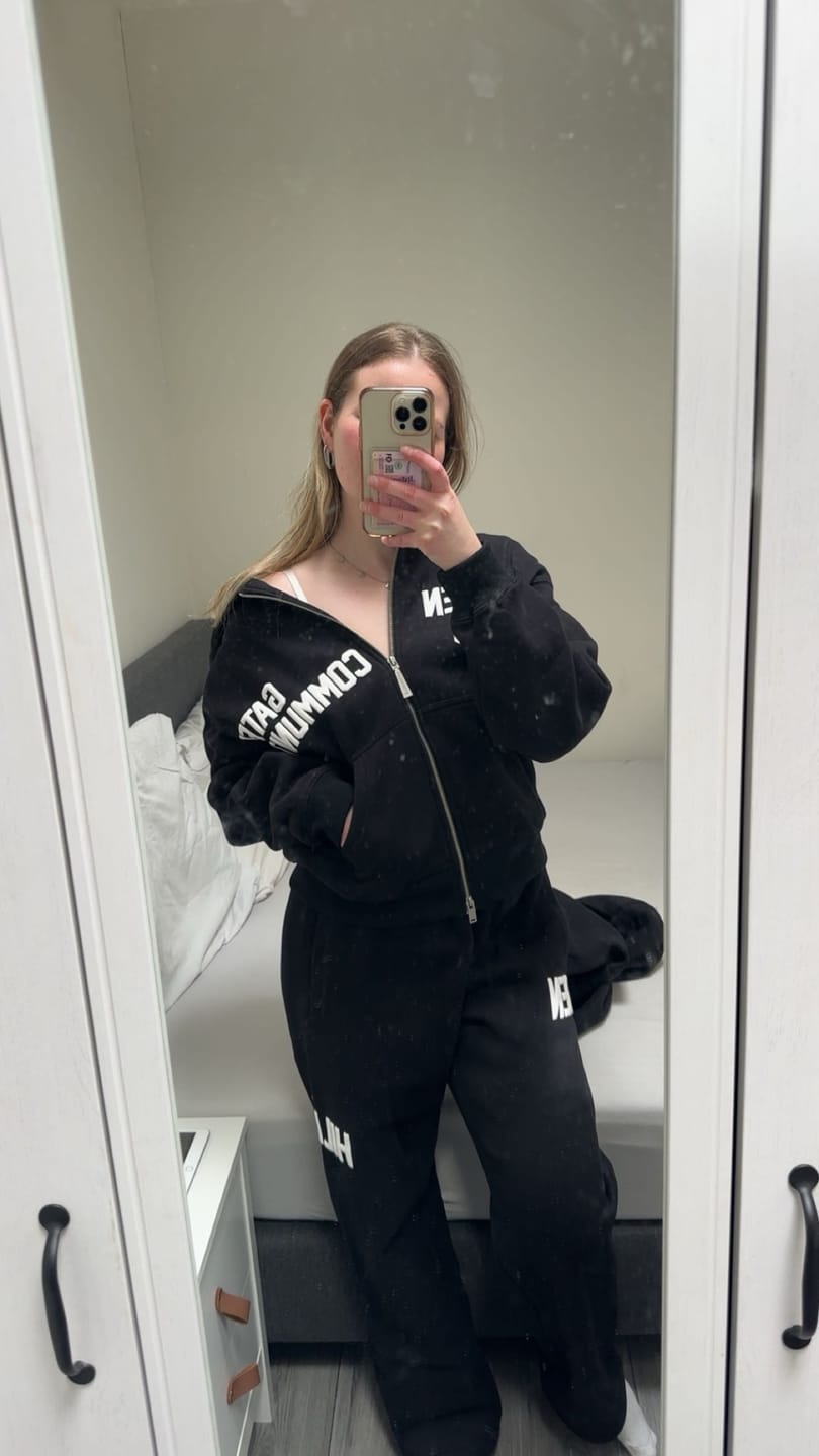Customer photo review of GATED COMMUNITY STRAIGHT LEG SWEATPANTS BLACK