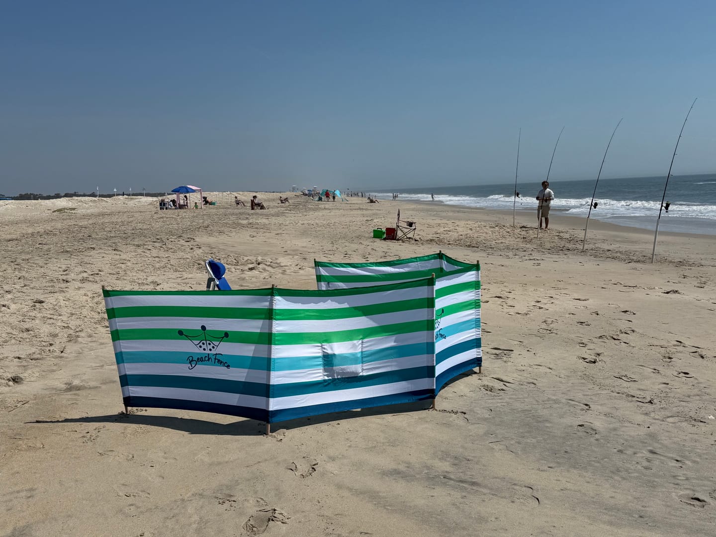 Customer photo review of EMERALD BLUE - 20 ft Beach Windscreen, Rubber Mallet and Carry Bag Included