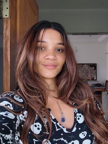 Customer photo review of Lace Front Gardenia Castanho com Luzes Ondulada - Repartição Livre 13x4