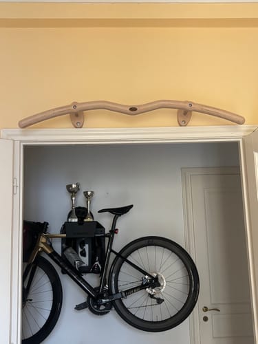 Customer photo review of Snake Pull-Up Bar - Klimmzugstange für die Montage an der Wand