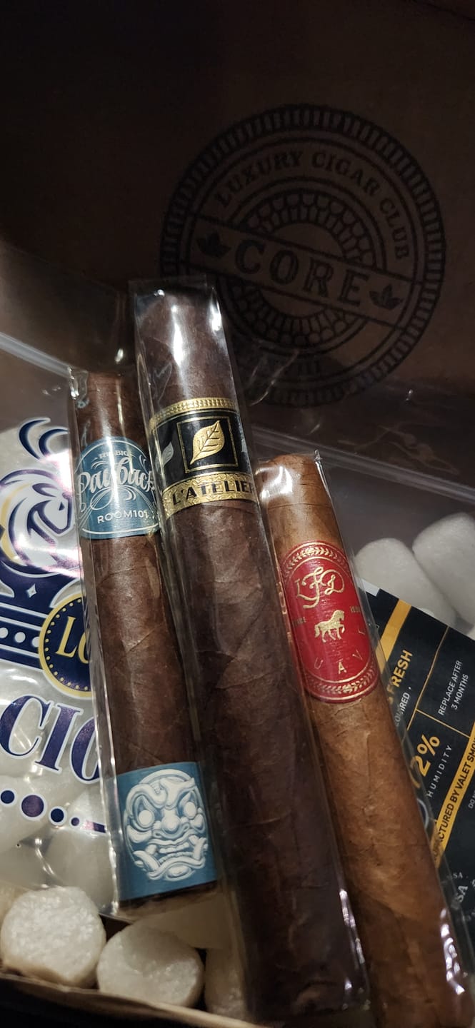 Customer photo review of Core Subscription Luxury Cigars Monthly