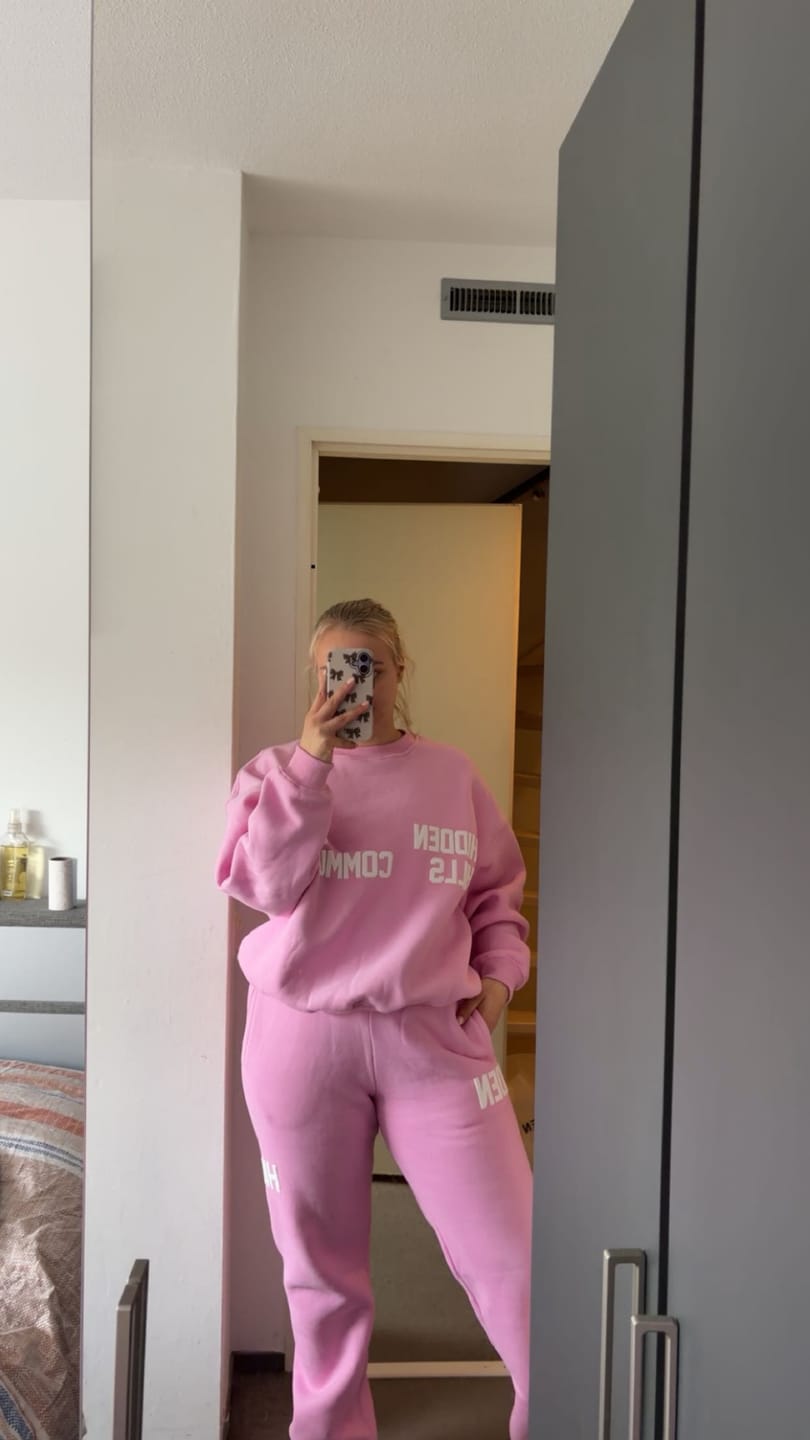 Customer photo review of the GATED COMMUNITY SWEATER in BUBBLEGUM PINK