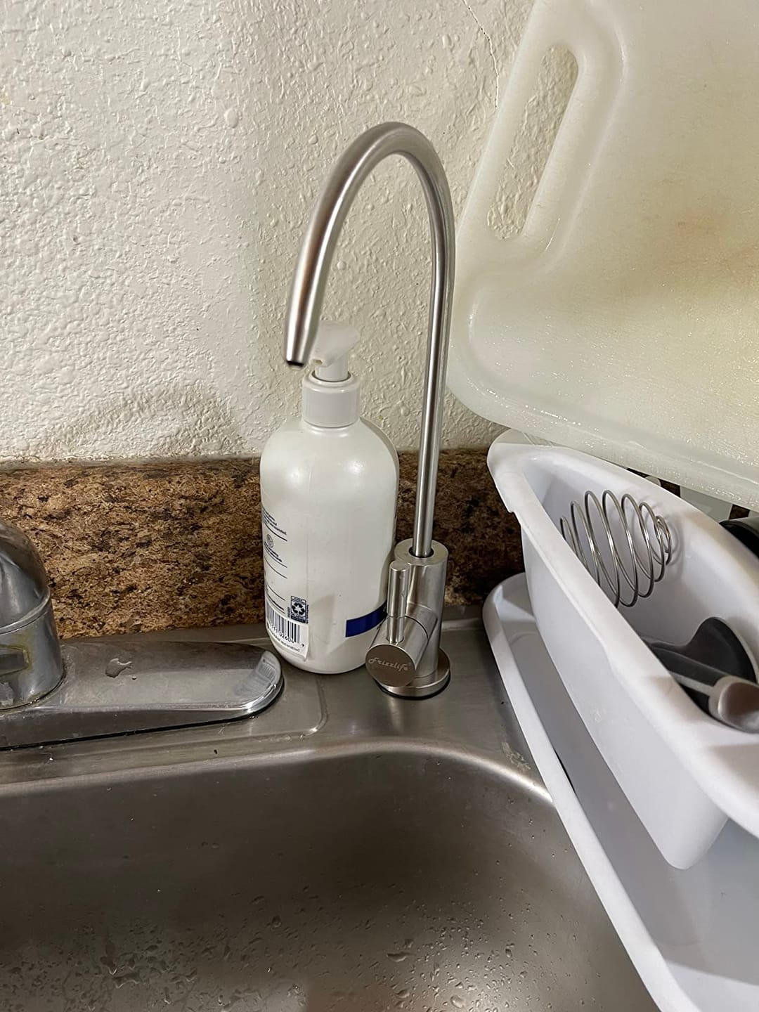 Customer photo review of Frizzlife SW10F Direct Connect Under Sink Water Filter System, Reduces 99.99% Lead, Chlorine, Bad Taste & Odor