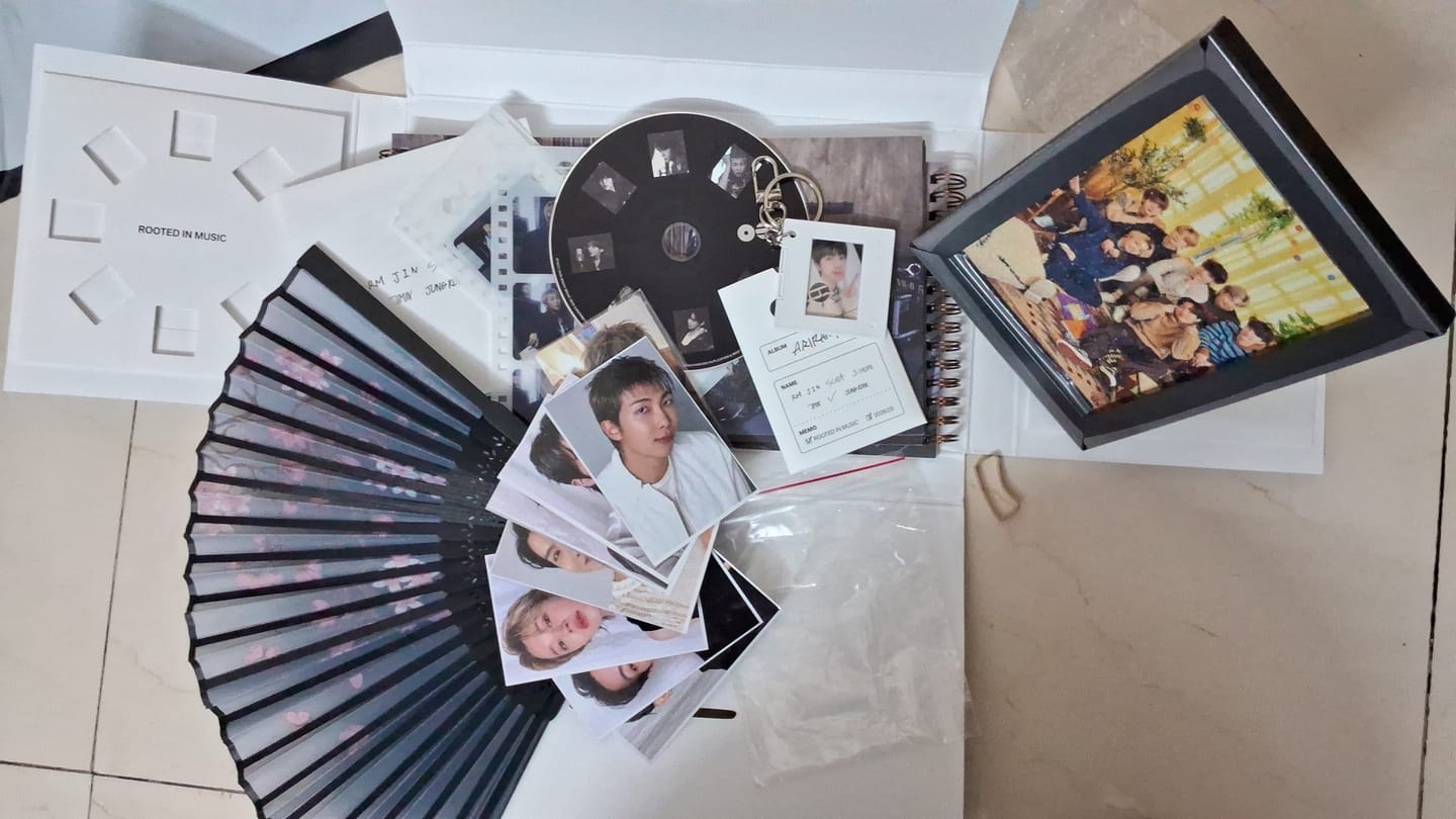 Customer photo review of BTS - ARIRANG 5TH ALBUM STANDARD RANDOM