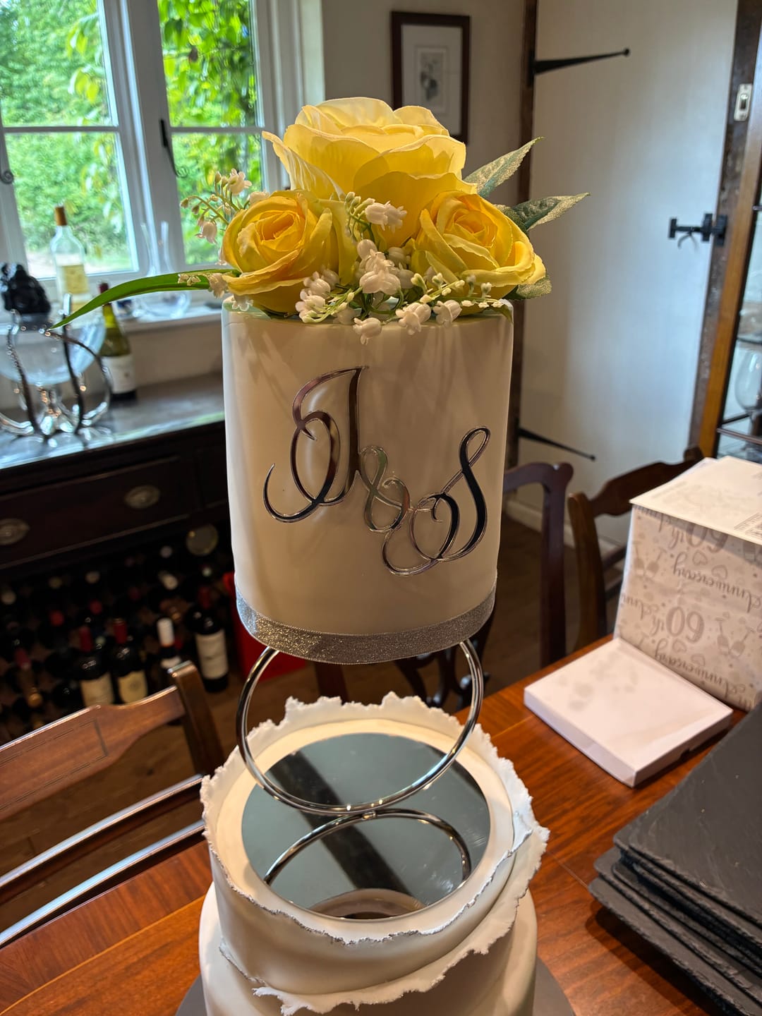 Customer photo review of The Original Hoop Tier Cake Separator