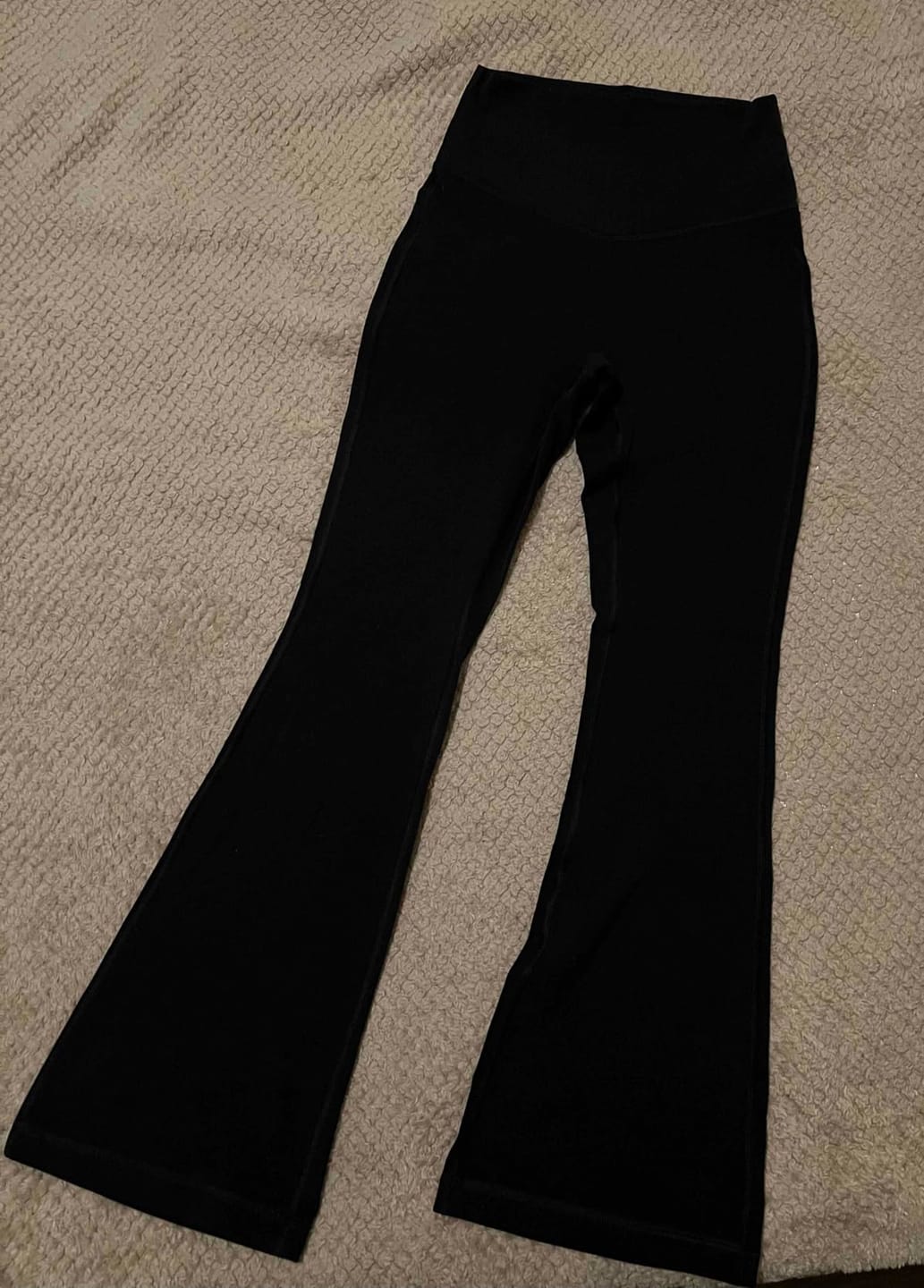 Customer photo review of High-Waisted Tummy Control Pocket Flare Leggings
