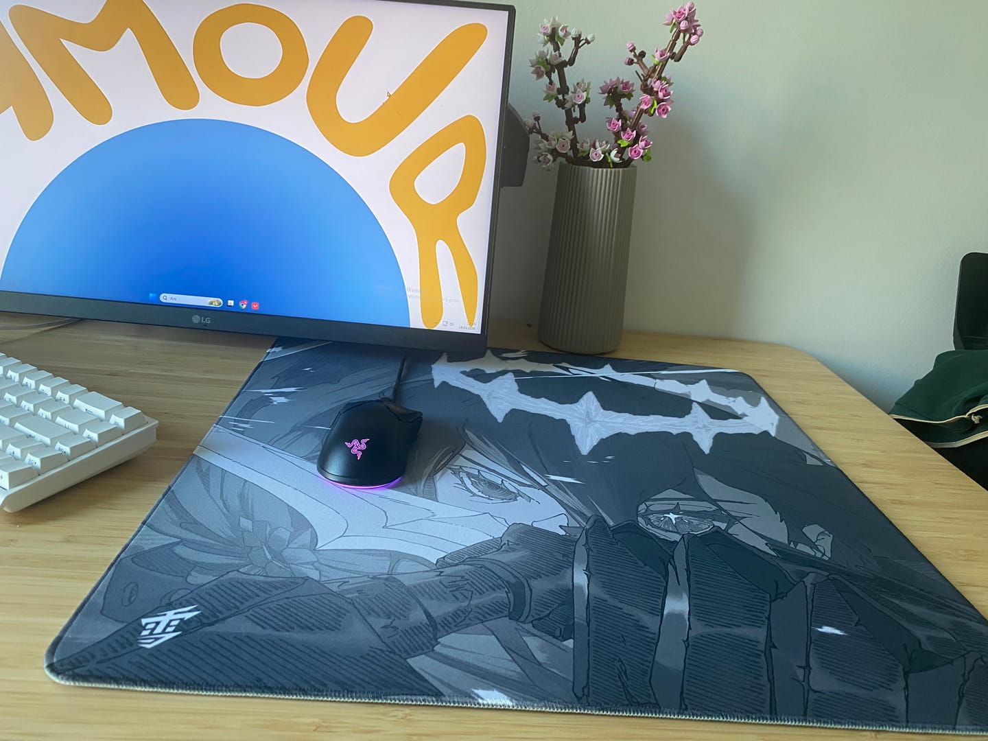 Customer photo review of Yuki Aim Monokuro Poron Mousepad