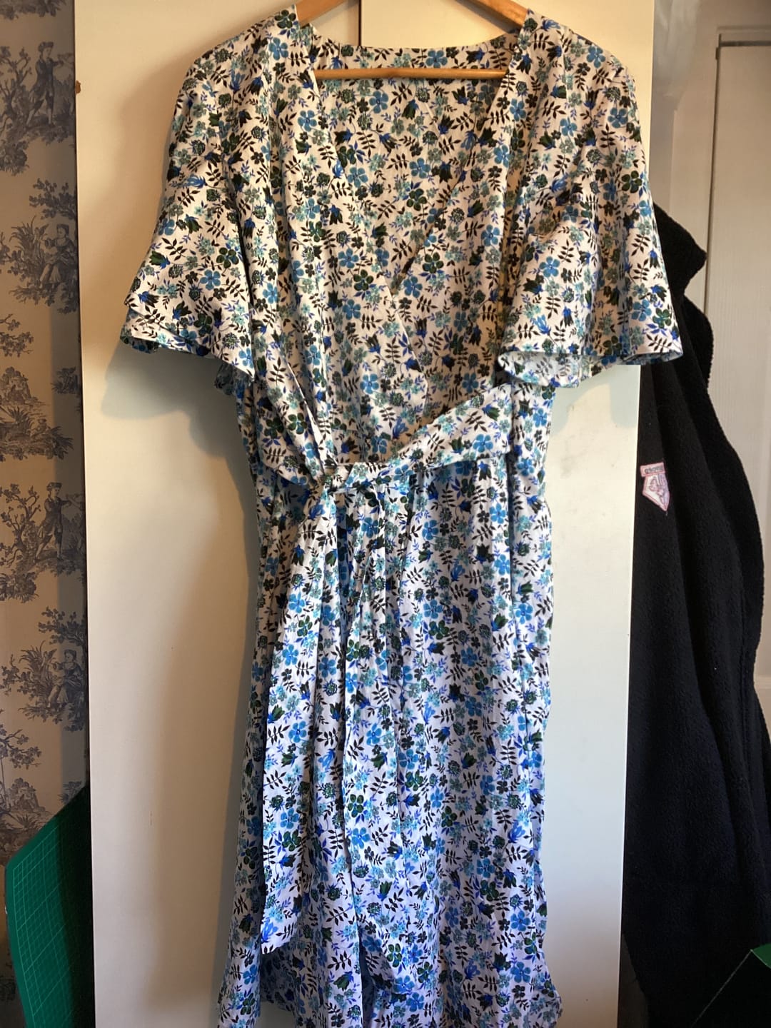 Customer photo review of Delicate Flowers and Leaves Cotton Poplin Fabric