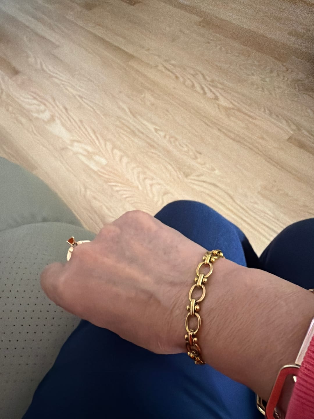 Customer photo review of Gold Link Chain Bracelet