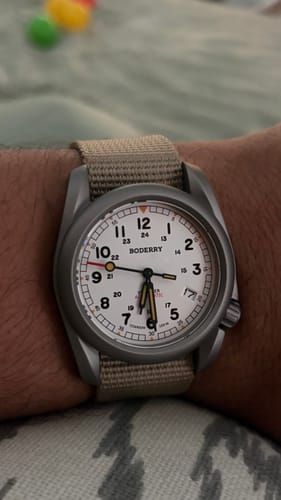 Customer photo review of VOYAGER - 100M Waterproof Titanium Automatic Field Watch | White-bracelet