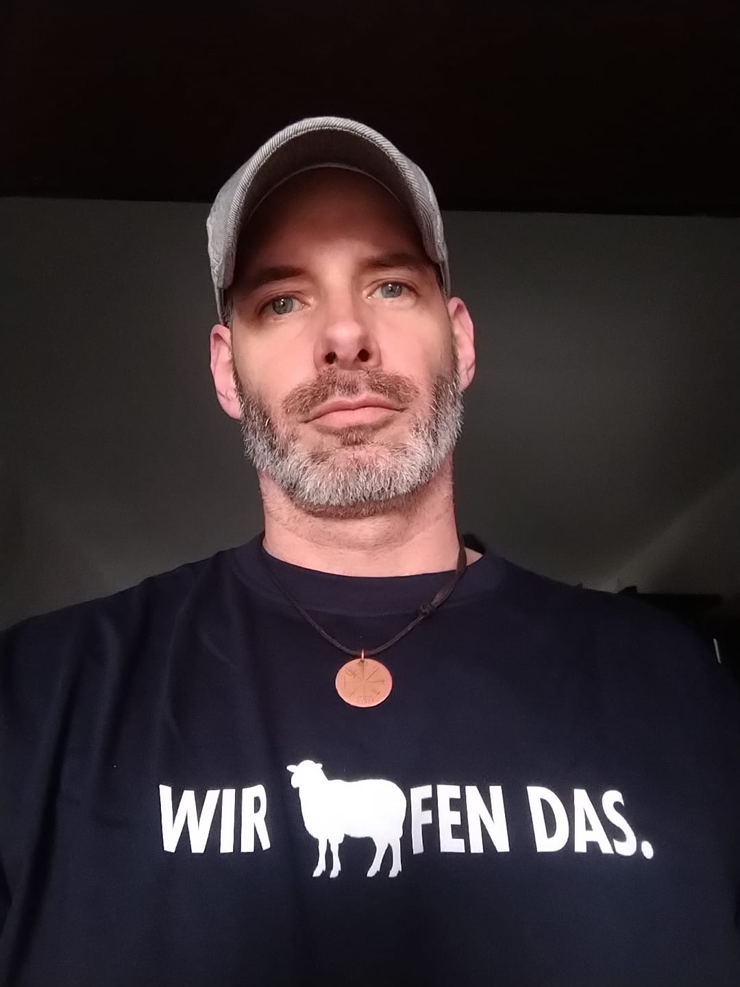 Customer photo review of PREMIUM SHIRT BUBEN • WIR SCHAFFEN DAS.