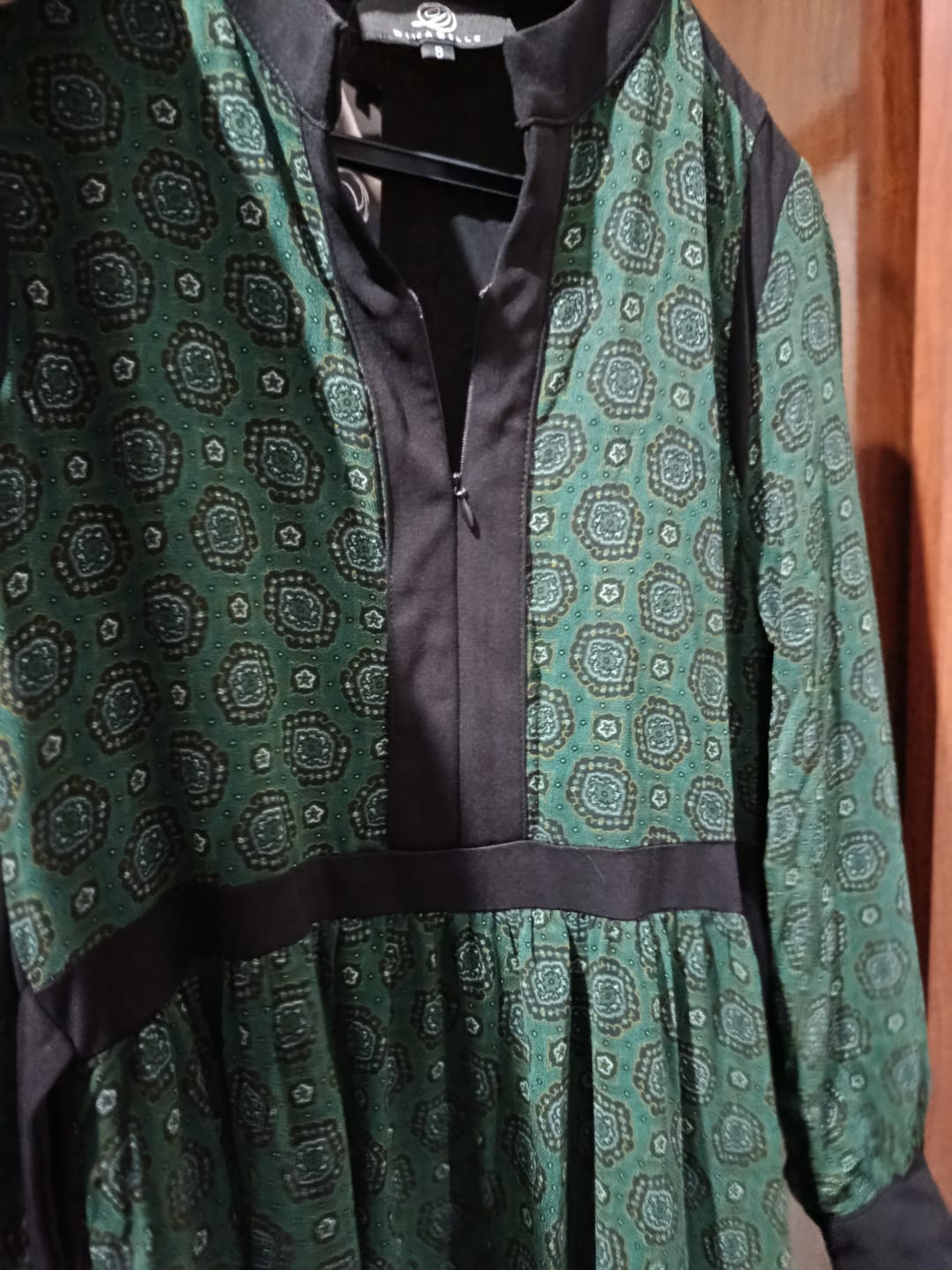 Customer photo review of Robe Kenzi Green