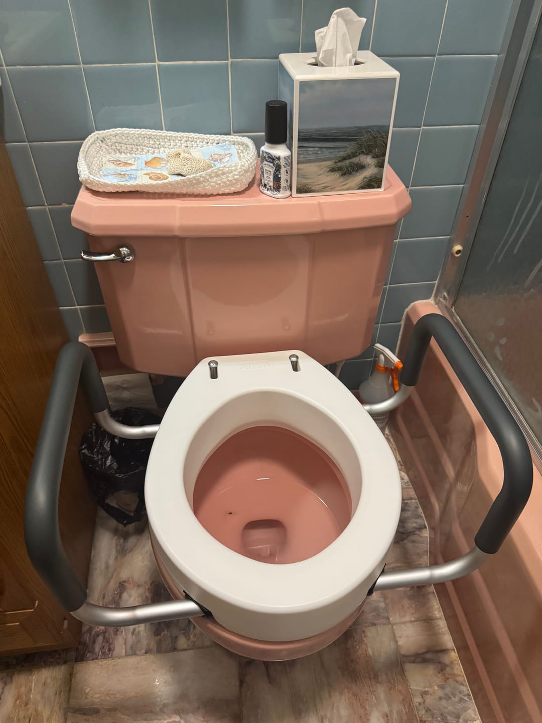 Customer photo review of Raised Toilet Seat With Handles (300lb)