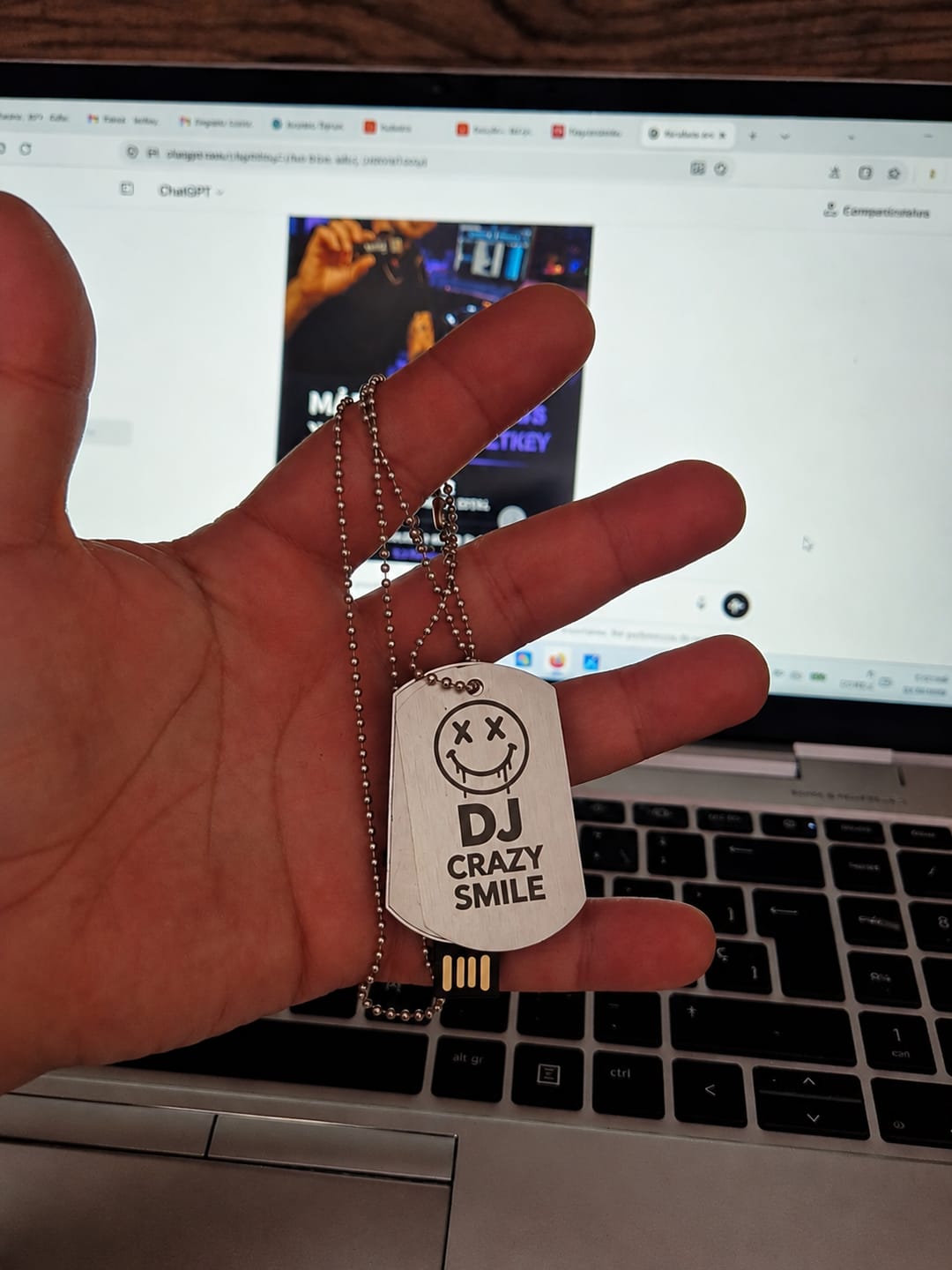 Customer photo review of Collar personalizado USB Set Key