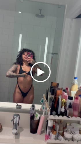 Customer video review of 007 One Piece - Black