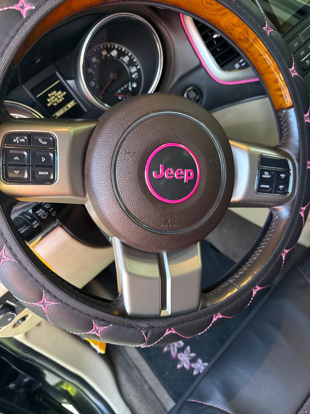 Customer photo review of Center Ring Steering Wheel Vinyl Overlay Cover for Jeep | Fits Jeep Models