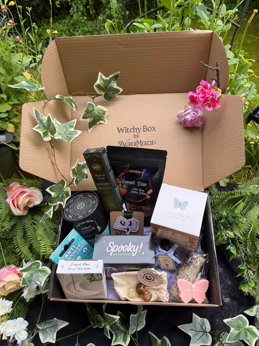 Customer photo review of Witchy Box Mai (Monatlich wechselnd & limtiert)