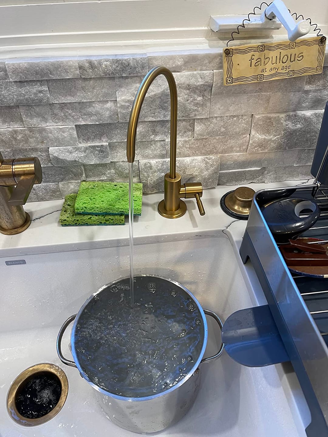 Customer photo review of Frizzlife SW10F Direct Connect Under Sink Water Filter System, Reduces 99.99% Lead, Chlorine, Bad Taste & Odor