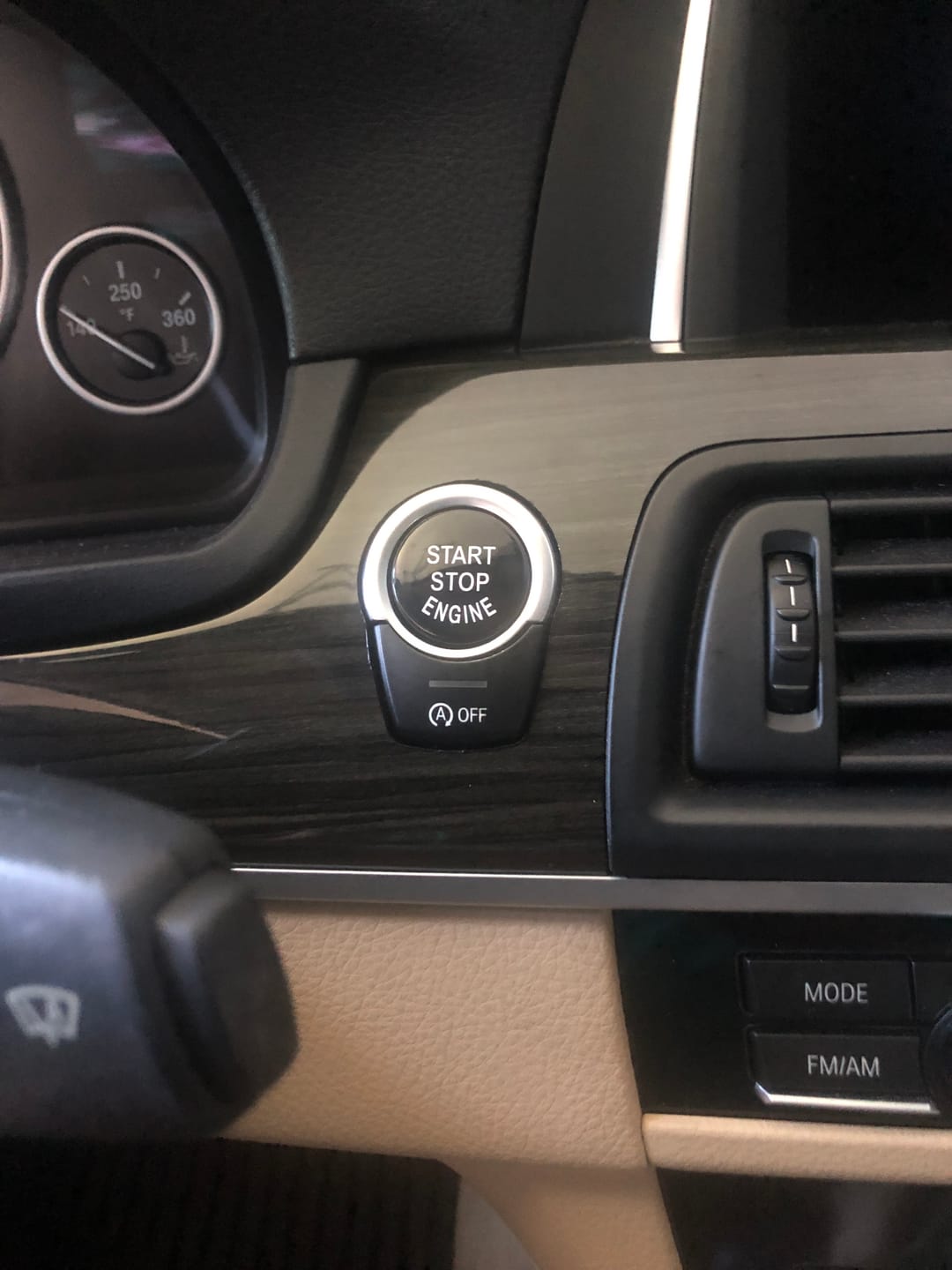 Customer photo review of Sports Red Start Stop Engine Switch Button Compatible with BMW,Power Ignition Start Stop Button Replacement(Compatible with BMW 1 2 3 4 5 6 7 X1 X3 X4 X5 X6/F30 F10 F01 F15 F16