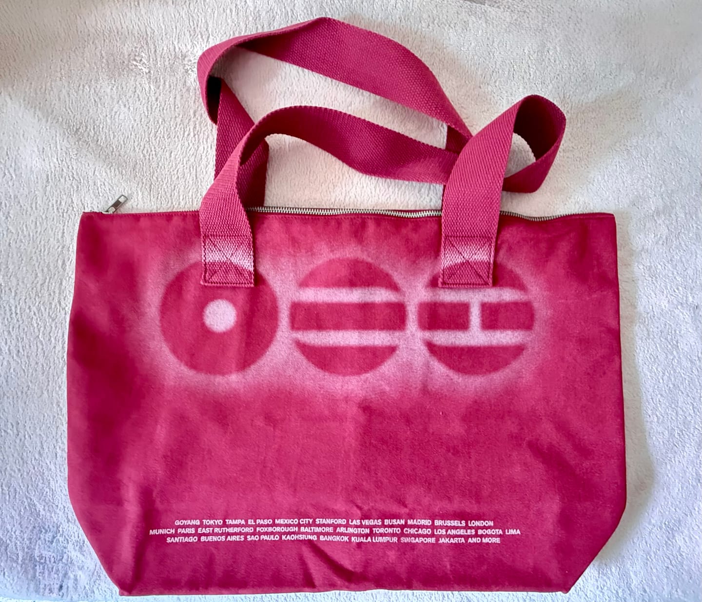 Customer photo review of BTS - ARIRANG WORLD TOUR OFFICIAL MD FABRIC BAG