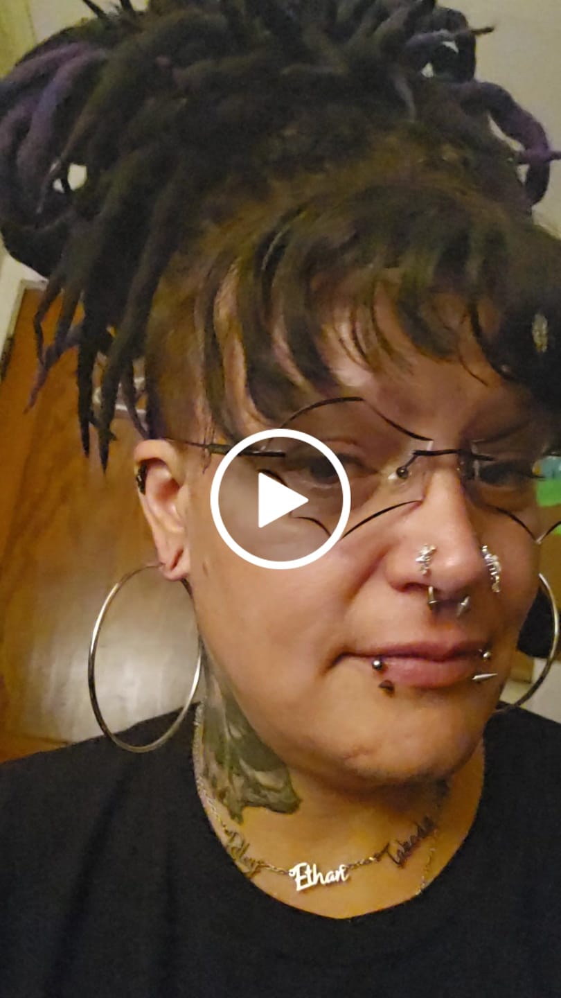 Customer video review of Batty Eyeglasses