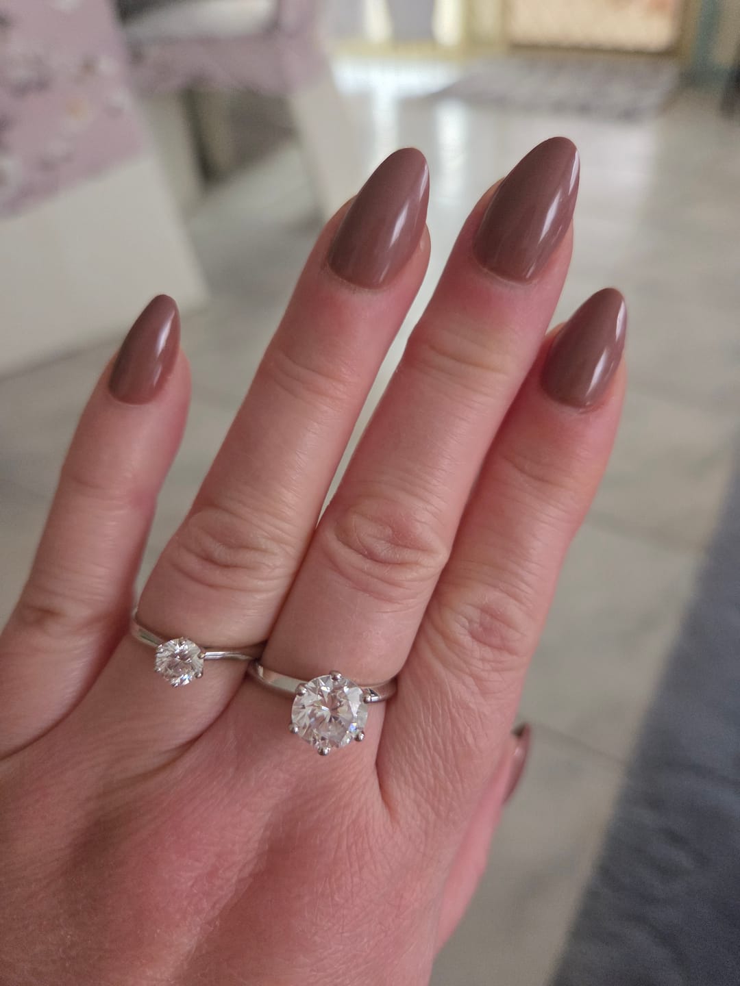 Customer photo review of Infinaluxe Press-On Nails - Sienna - Almond