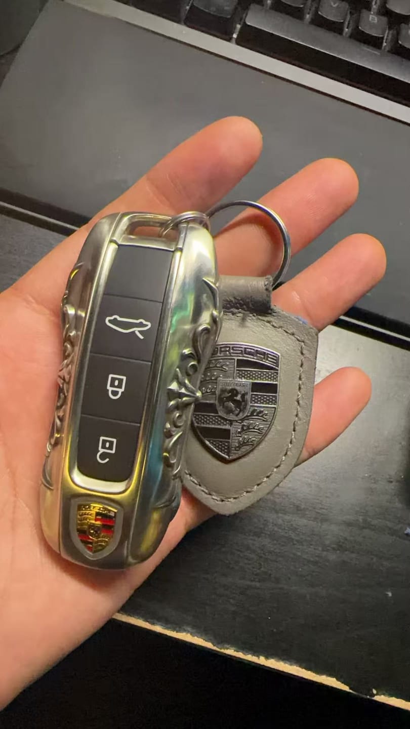 Customer photo review of Porsche Handcrafted Silver Key Case