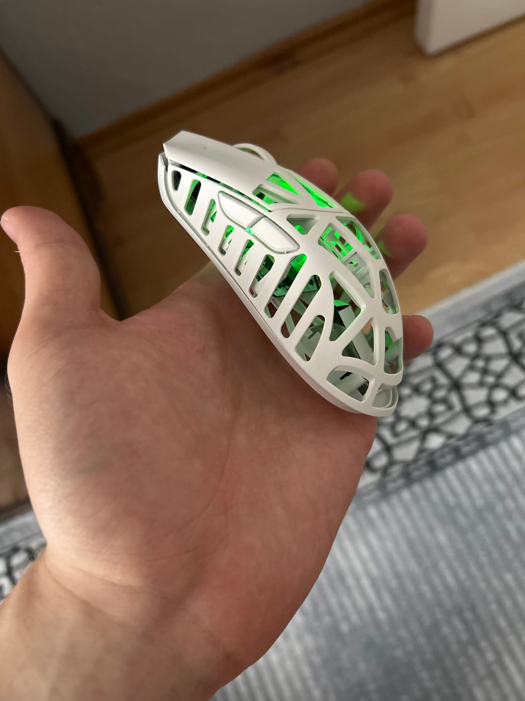 Customer photo review of WLMouse Beast X Mini Pro Magnezyum Wireless Mouse