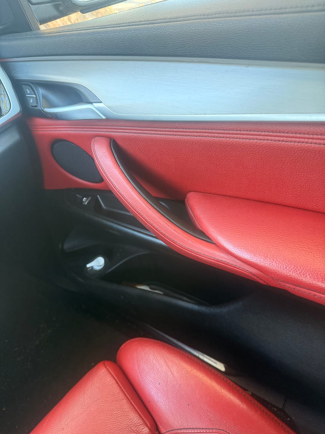 Customer photo review of BMW X5 F15 (2014–2018) & X6 F16 (2015–2018) Interior Door Pull Handle Cover Trim Set (3PCS) | SPCRSO