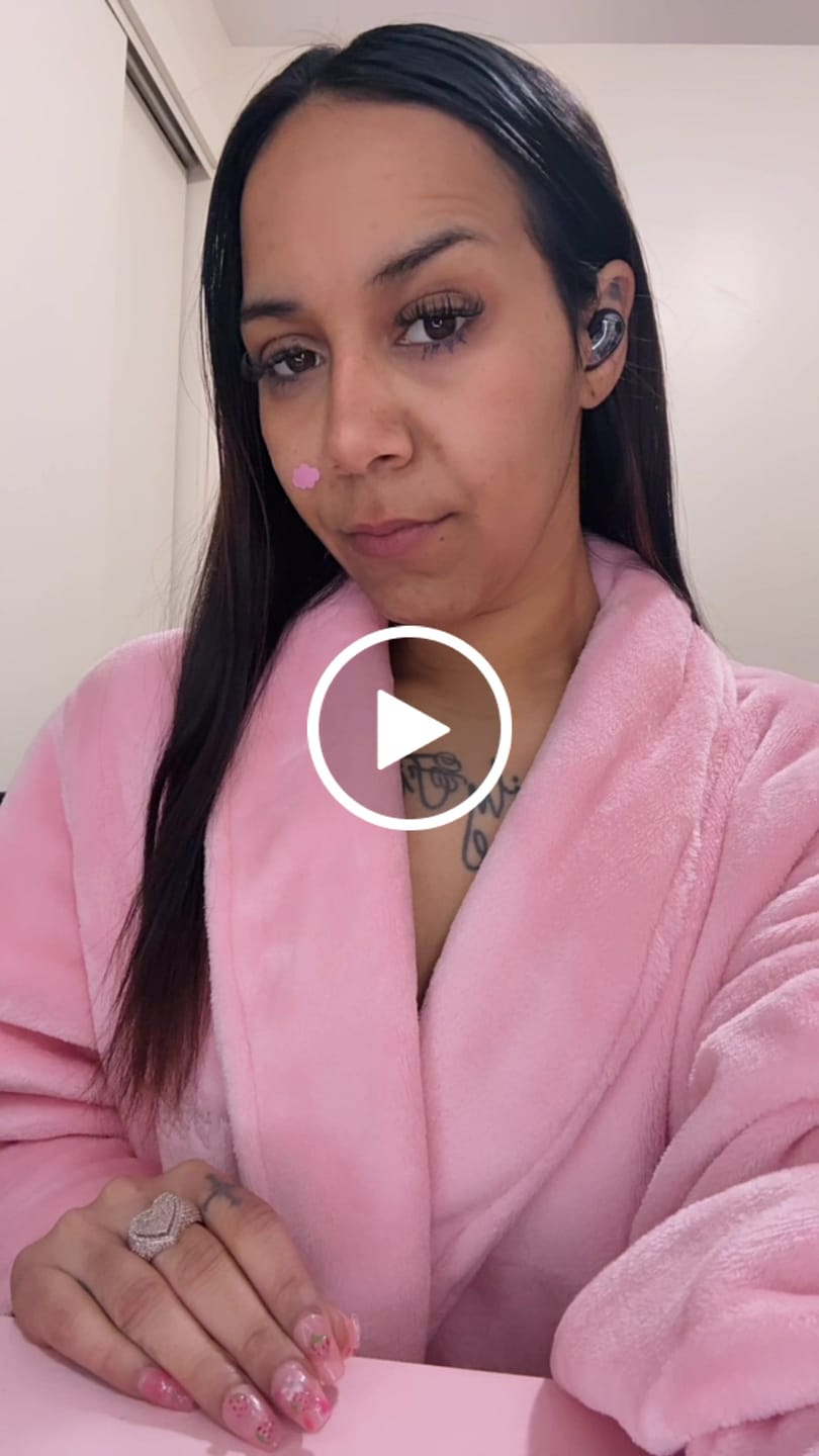 Customer video review of BB SIGNATURE ROBE - PINK