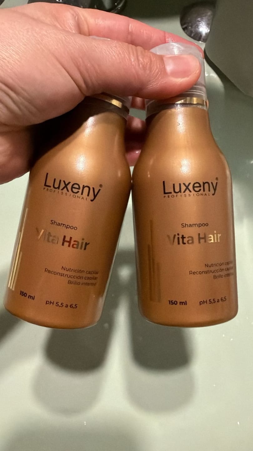 Customer photo review of Acondicionador Reconstrucción Vita Hair 150 ml