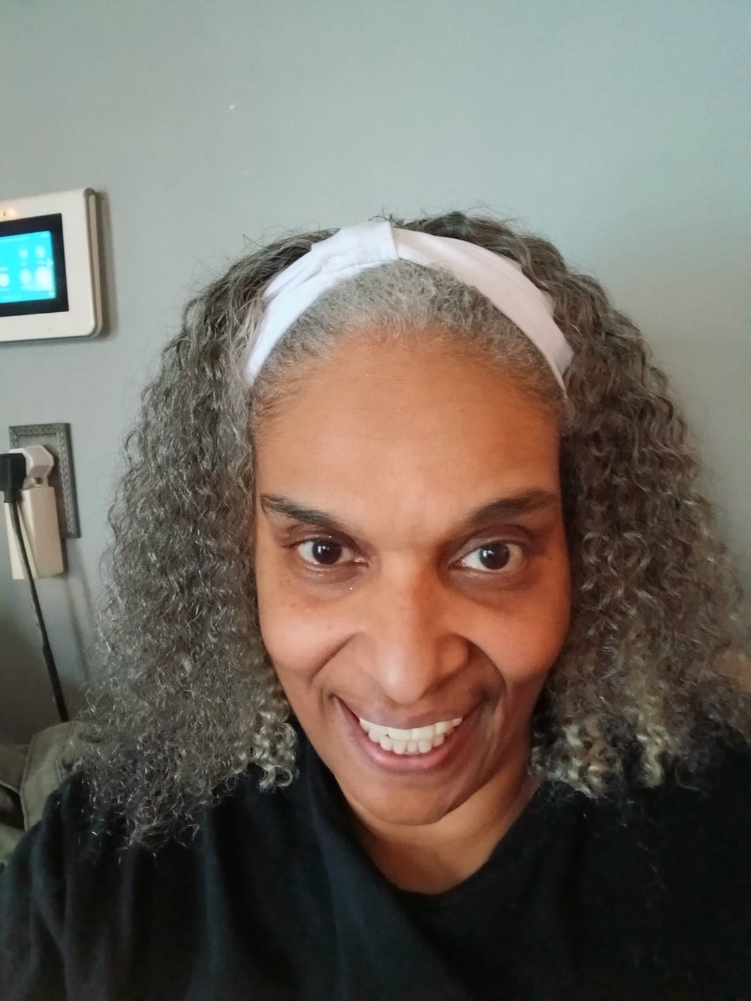 Customer photo review of Luvwin 5x5 Deep Curly More Salt Frontal Salt And Pepper Glueless Gray Color Pre-Cut Lace Bob Wig