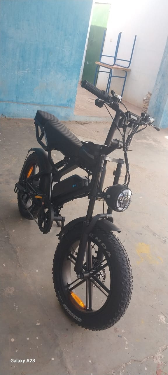 Customer photo review of S8 Vintage Vélo électrique de route 500W, Ebike 48V 15Ah avec batterie au lithium amovible, autonomie de 50 km, pneu large tout-terrain de 20 pouces.