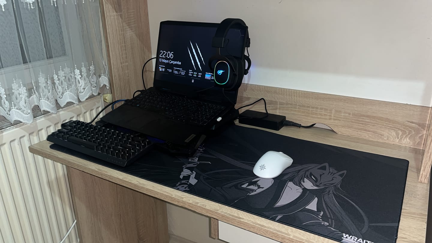 Customer photo review of Wraith Kitsune Edition Deskmat