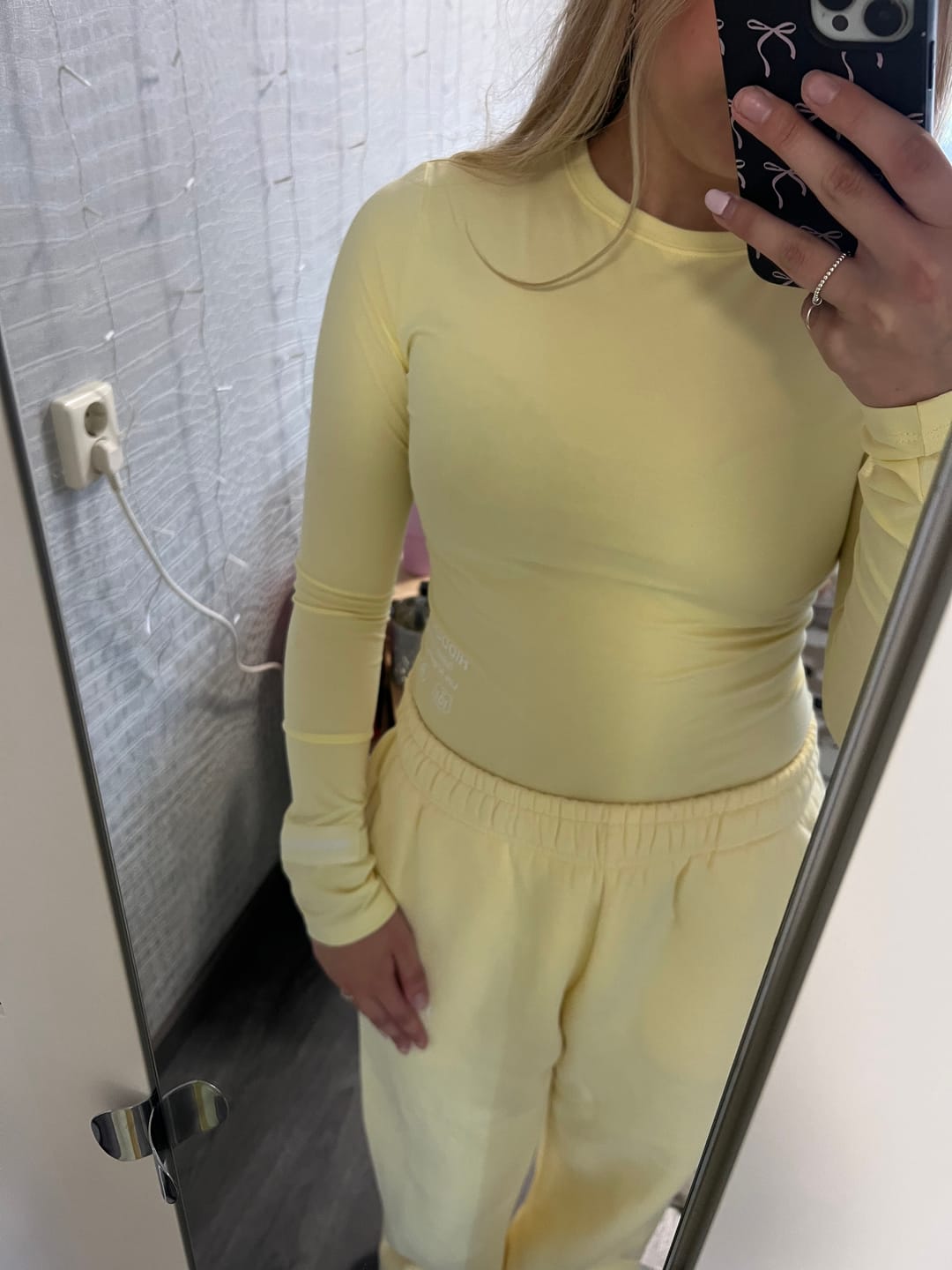 Customer photo review of LABEL LONGSLEEVE TOP BUTTER YELLOW