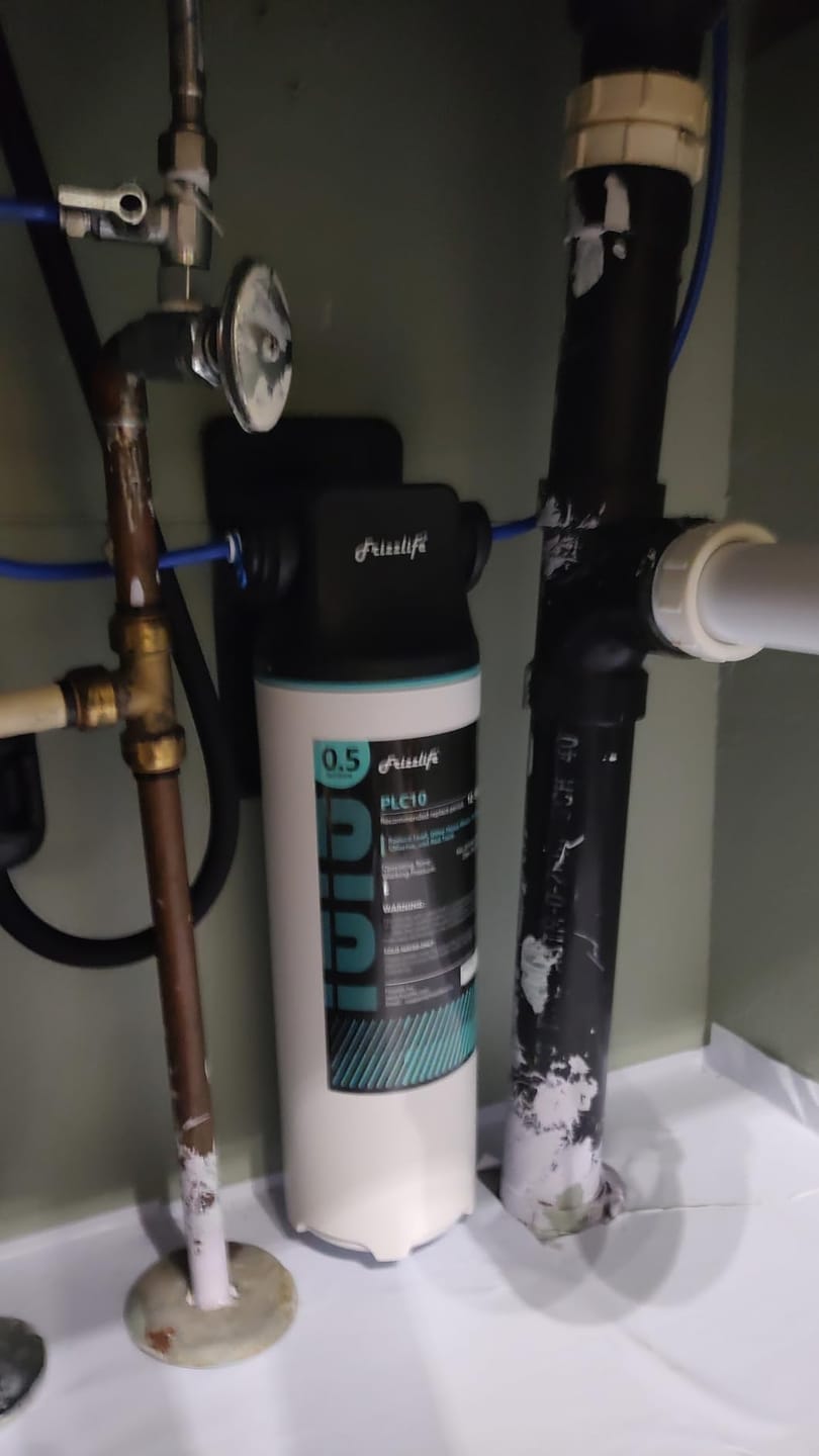 Customer photo review of Frizzlife SW10F Direct Connect Under Sink Water Filter System, Reduces 99.99% Lead, Chlorine, Bad Taste & Odor