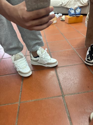 Recensione con foto di un cliente su Sneakers LV Skate Beige Crystal