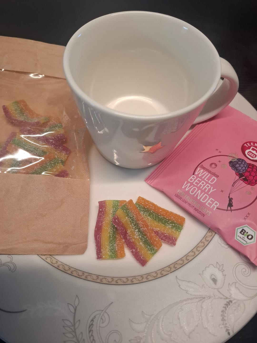 Customer photo review of THC Spacegummies Rainbow