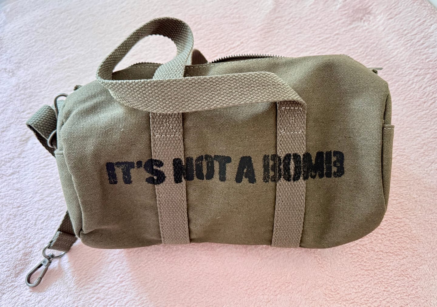 Customer photo review of BTS - ARIRANG WORLD TOUR OFFICIAL MD OFFICIAL LIGHT STICK BAG