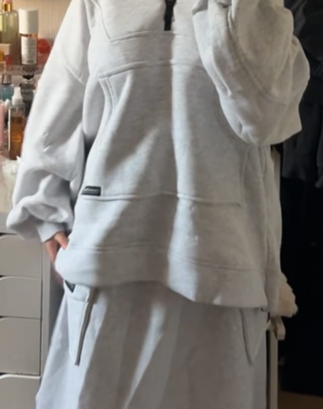 Customer photo review of Sweat oversize à capuche "PEACEFULL HOODIE" - OUMMI BASICS