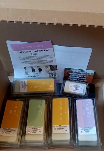 Customer photo review of Pear & Vanilla Wax Melt