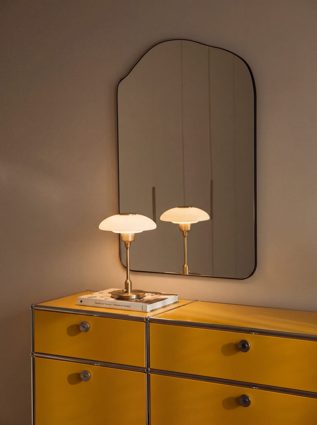 Avis d'un client avec photo sur une lampe de table de créateur suédois