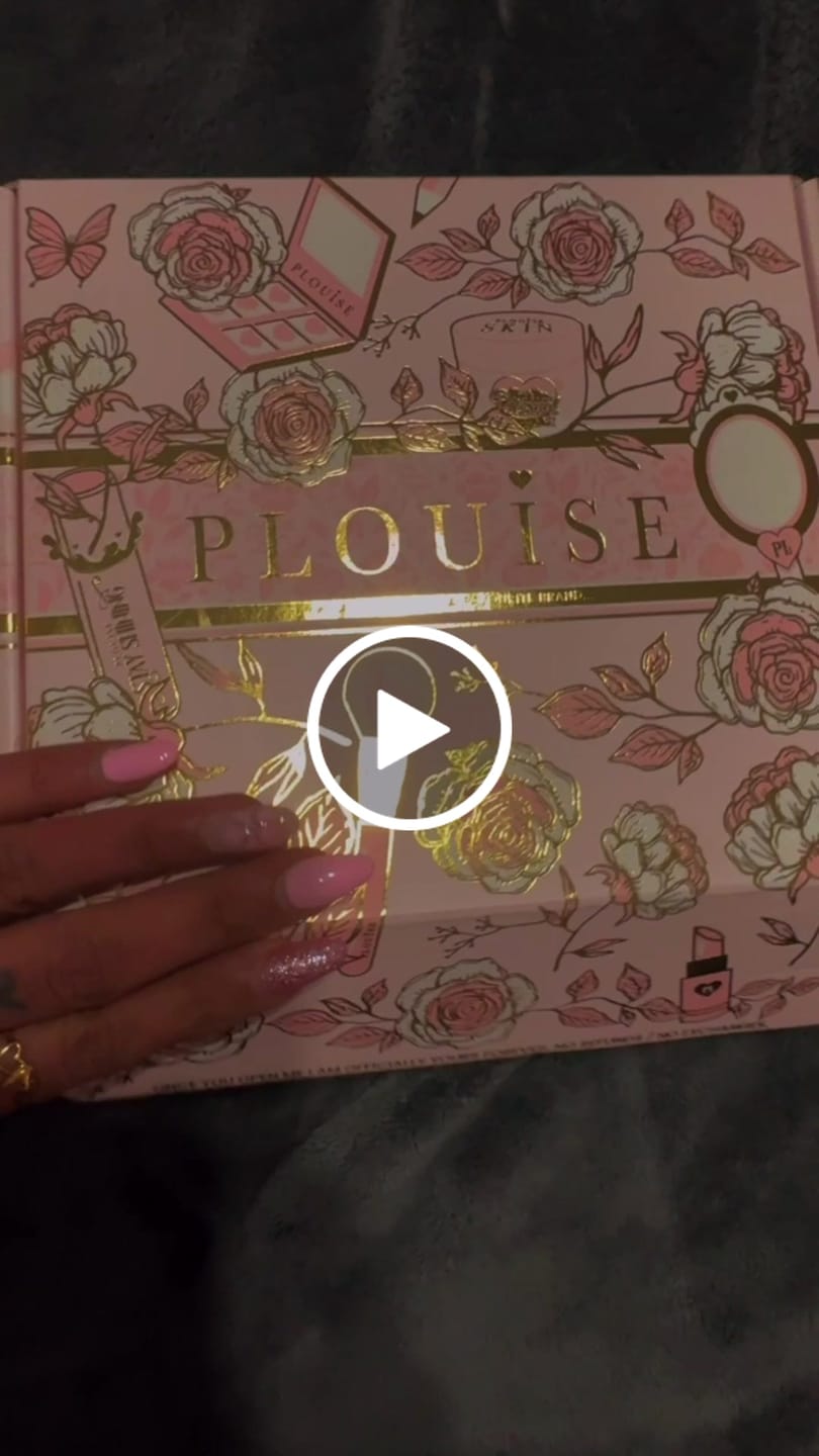 Customer video review of Butter Me Up Lipstick Palettes