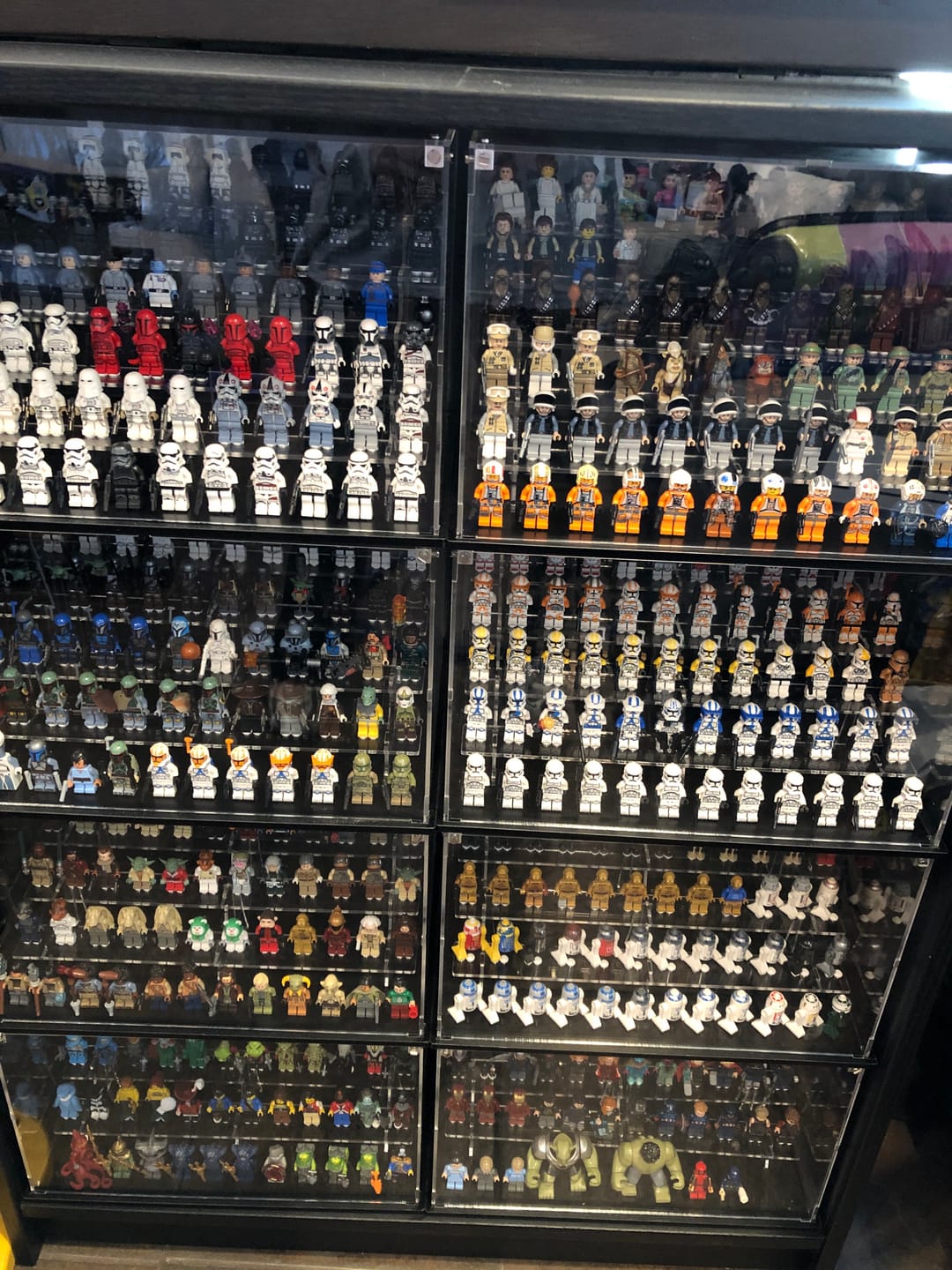 Customer photo review of Display Case for LEGO® 72 minifigures fits 1/2 IKEA Billy