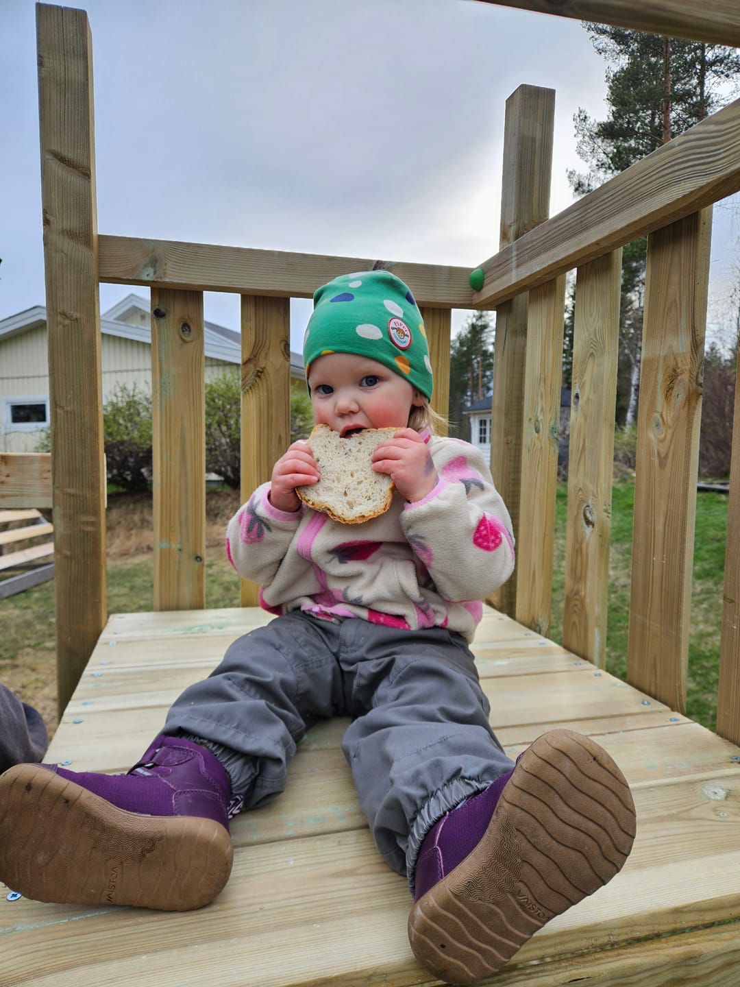 Customer photo review of Vaistoa Kaste Kids | Waterproof Barefoot Sneakers