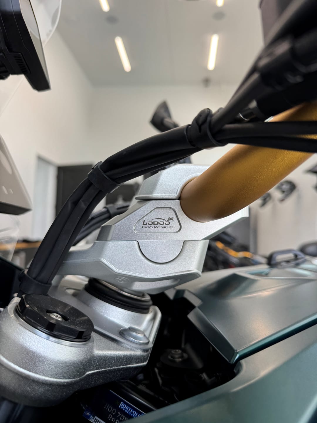 Customer photo review of LOBOO Handlebar Risers for BMW R1300GS（2023-） & Adventure (2024-) | 29mm Rise / 29.5mm Setback Offset Kit